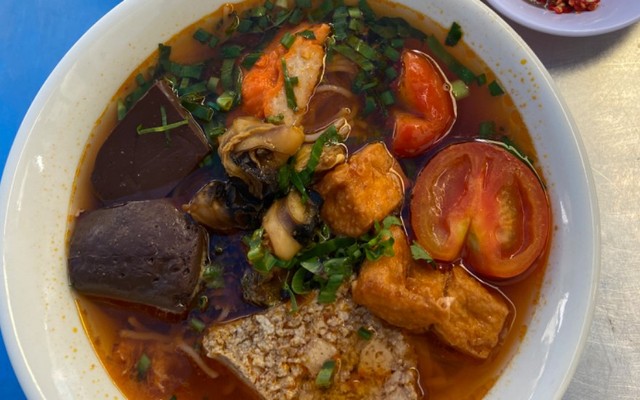 Bún Riêu Cua Út Chi - Bùi Đình Tuý