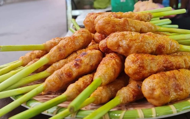 BUTA QUÁN - Nem Nướng, Bún Trộn & Bánh Tráng Trộn