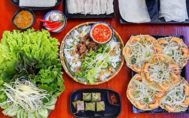 VÂN QUÁN BÁNH HỎI HEO QUAY & BÁNH XÈO MIỀN TRUNG - 73 NGUYỄN THÁI HỌC