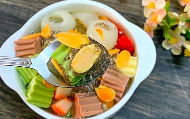 Cô Thẻo Quán - Chè Khúc Bạch Thạch Sầu Dừa - Nguyễn Đình Chiểu