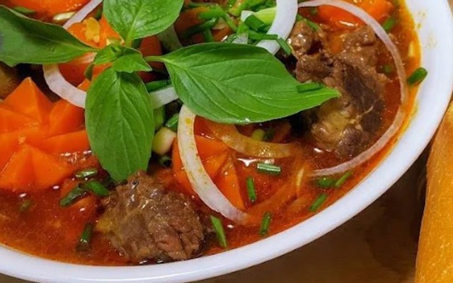 Bò Kho Thạch Tuyền - Bún Thái & Cà Ri Gà