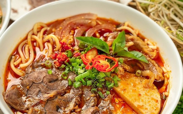 Bún Bò Huế Triết Trần - 656/8 Cách Mạng Tháng 8
