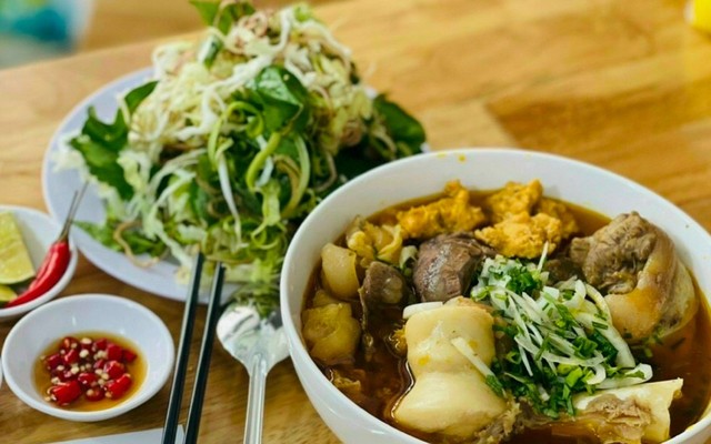 Bún Bò Chất Huế Mì Quảng Gà - Bún Bò & Mì Quảng - Thành Thái