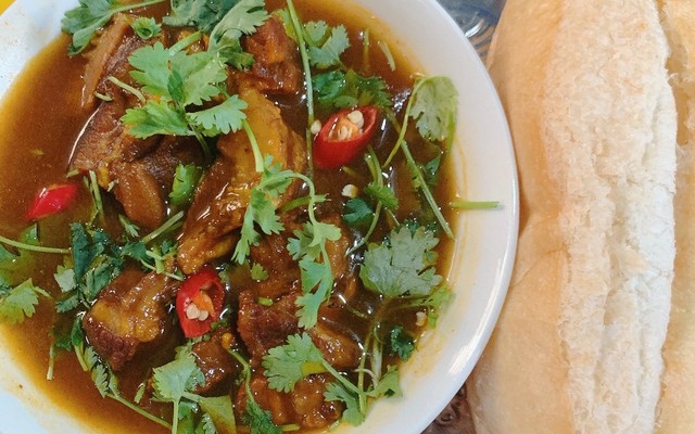 Béo Quán - Bánh Mỳ Sốt Vang Và Đồ Ăn Vặt - Lương Ngọc Quyến