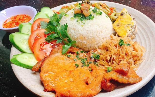 Cơm Tấm Thủ Dầu Một - 30 Tháng 4