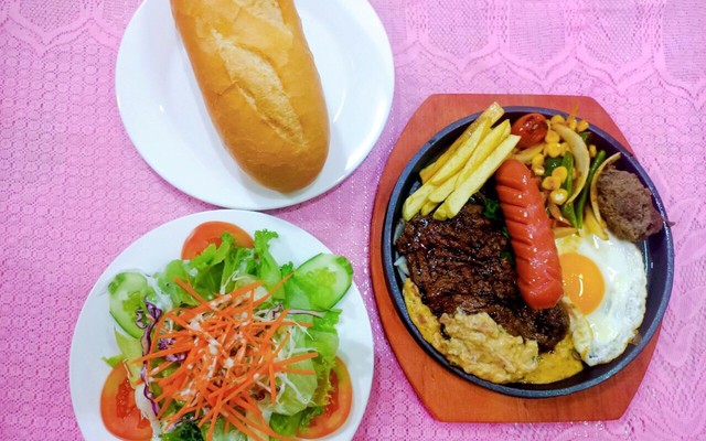 Phở Bò & Bò Bít Tết + - 35 Phan Huy Thực