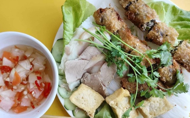 Bún Chả Nem Thuỷ Tiên - Khu Đồi Trà