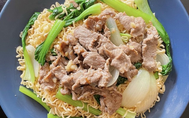 Mì Xào & Chân Gà Nướng - LÂM ANH