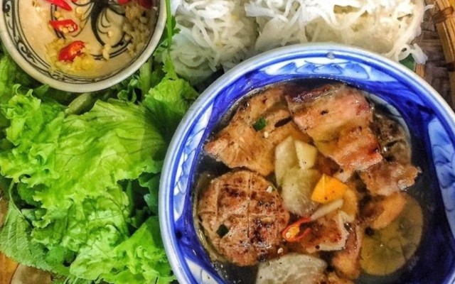 Bún Chả Hà Nội & Cơm Gà Thiên Hà - Phan Văn Hân