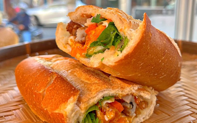 Bánh Mì Chả Cá LeLa - Tôn Thất Đạm