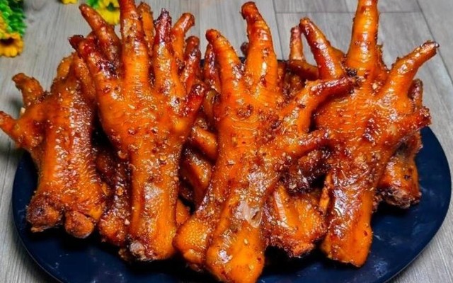 Chân Gà Nướng Mật Ong - Triều Khúc