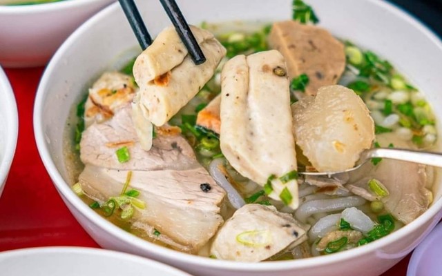 Bánh Canh Gia Truyền & Bún Bò Măng - Dương Tử Giang