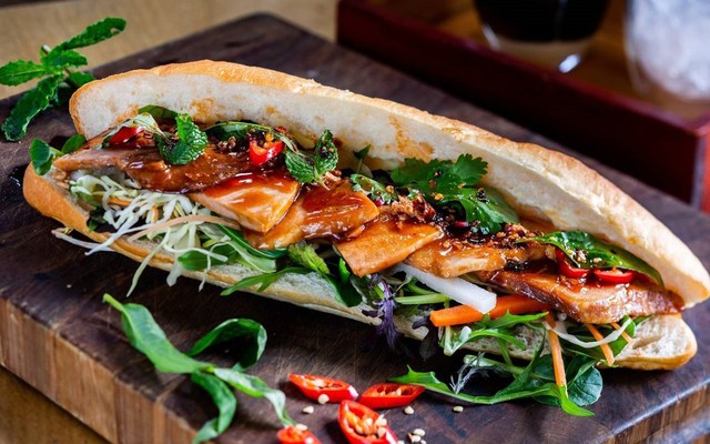 Phương Bakery - Bánh Mỳ Thịt Nướng & Nước Giải Khát - 169 Hải Phòng