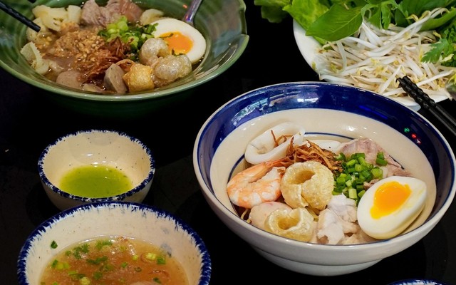 Spicy Noodles - Hồng Hà