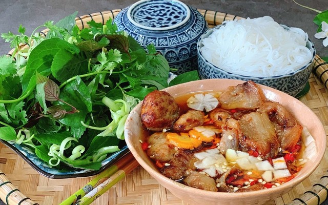 Bún Chả Que Tre -  Ngõ Tự Do