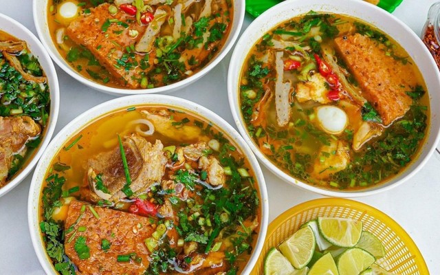 Bánh Canh Dốc - Dũng Sĩ Thanh Khê