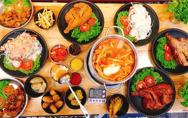 Chicken Plus - Gà Rán Hàn Quốc - Cách Mạng Tháng 8