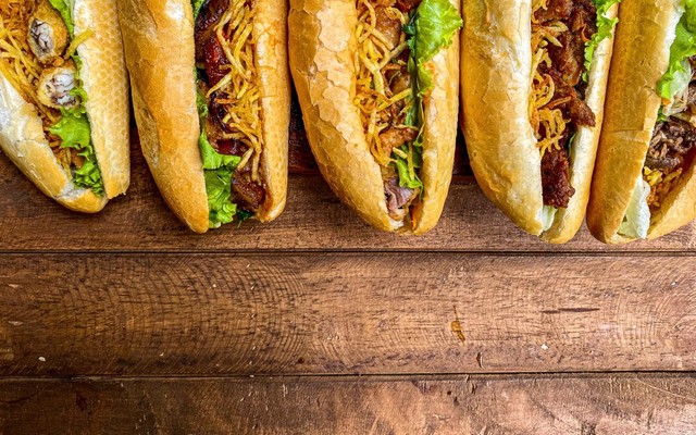 Una Patata - Bánh Mì Khoai Sợi Giòn - Ngõ Bà Triệu