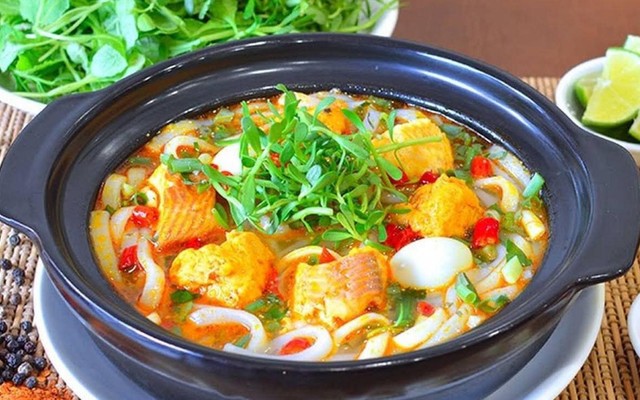 Tiểu Hổ Quán - Bánh Canh Cá Lóc Nồi Đất & Đặc Sản Bình Định