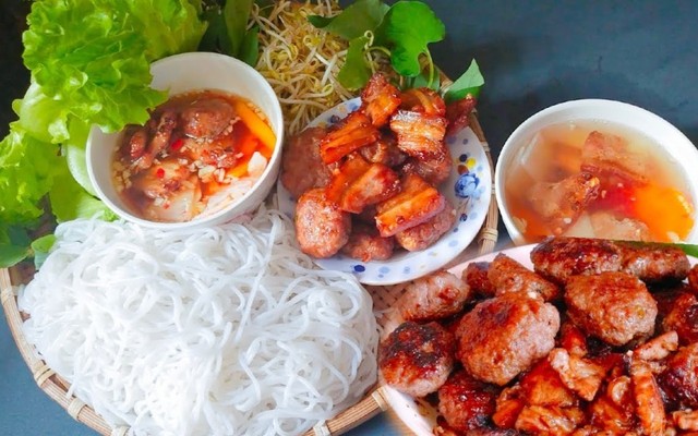 Bún Chả Nướng Hà Nội - Phở Bò -  Số 3 Nguyễn Văn Trỗi