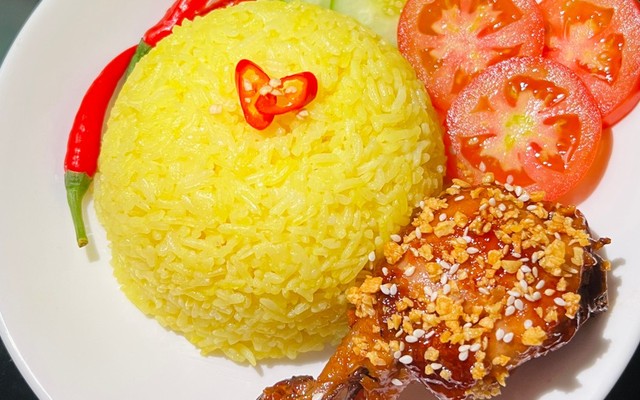 Cơm Gà Minh Thảo - Lạc Long Quân