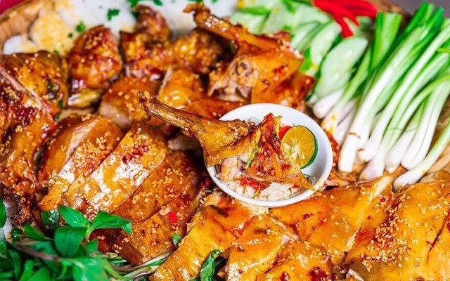 Tuấn Vy - Thỏ Quay & Gà Tre Nướng - Nguyễn Thị Thập