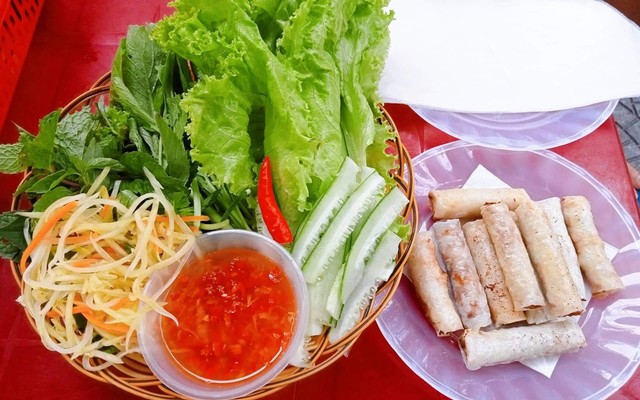 Quán Sơn - Thịt Nướng Xiên & Ram Cuốn Cải - Ngã 3 Lý Thường Kiệt - Phạm Hồng Thái