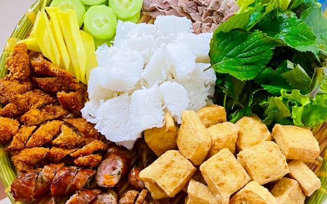 Ẩm Thực Hai Chị Em - Bún Đậu Mắm Tôm - Cù Chính Lan