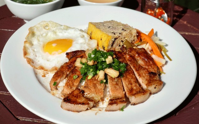 Cơm Tấm Sườn Ốp La - Thống Nhất