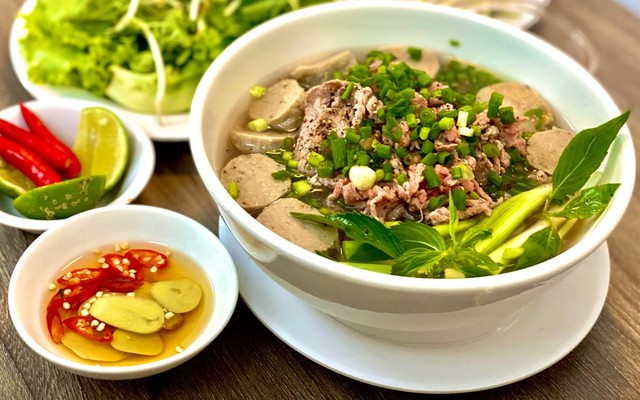 Bún Hường - Hủ Tiếu Mì & Bánh Canh - Thân Nhân Trung