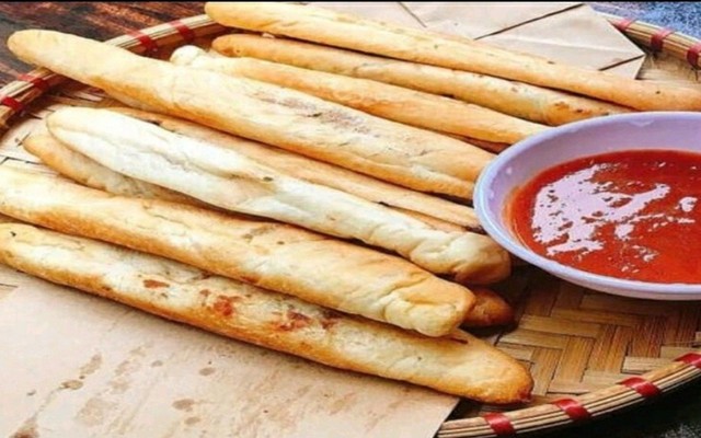 Bánh Mì Que Pate Hải Phòng & Chè - Cô Hạnh - Vũ Xuân Thiều