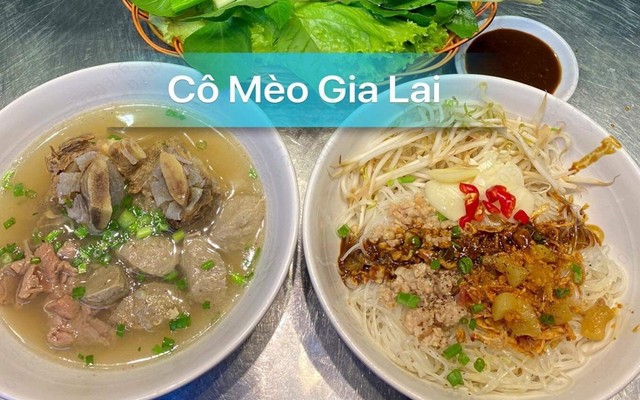 Phở 2 Tô & Bún Cua Thúi Cô Mèo Gia Lai - 102/17 Vườn Chuối