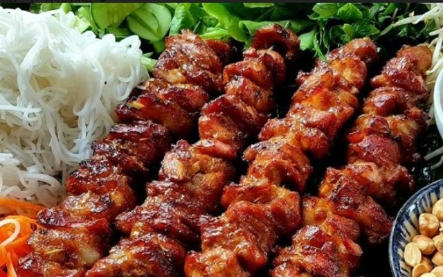 O Ty Huế Quán - Bún Thịt Nướng & Bánh Tráng Cuốn Thịt Heo - 23 Ngõ 2 Bạch Liêu