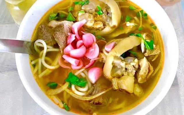 Bún Bò O Mỹ Nhà Bè - Nguyễn Bình