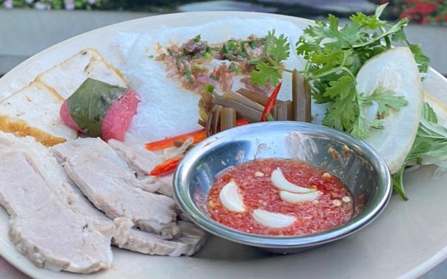 Không Gian Xanh - Cà Phê, Trà Sữa & Ăn Vặt - Cổng Sau KTX Đại Học FPT