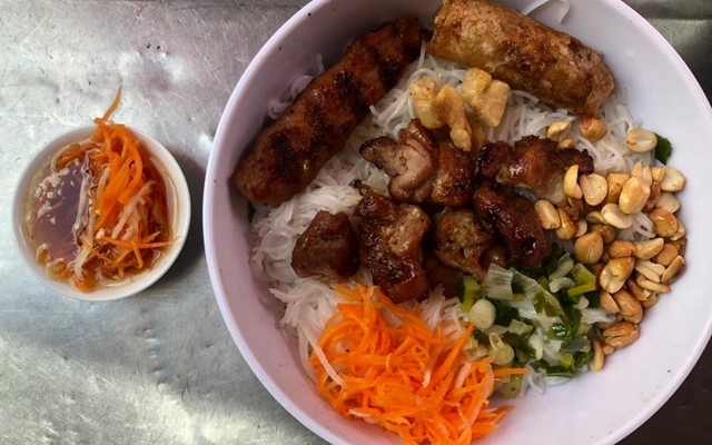 Vị Cay - Bún Thịt Nướng & Cơm Tấm - 685/99 Xô Viết Nghệ Tĩnh