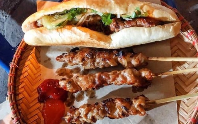 HUTA - Bánh Mỳ Thịt Xiên Nướng & Bánh Mì Bò Nướng Phô Mai