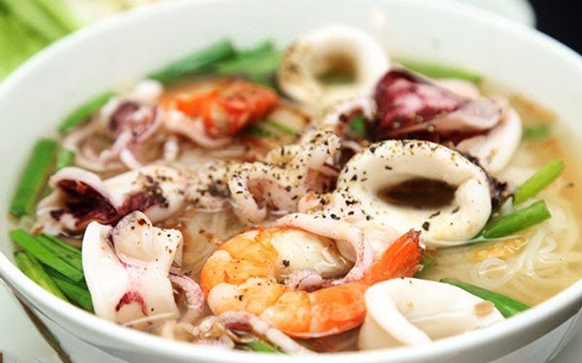 Bếp Chị Mười - Bún Thái, Mì Trộn & Hủ Tiếu Mực - Cách Mạng Tháng 8