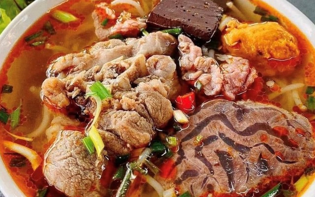 Bánh Mì - Phở Bò & Bún Bò - Nguyễn Hoàng Tôn