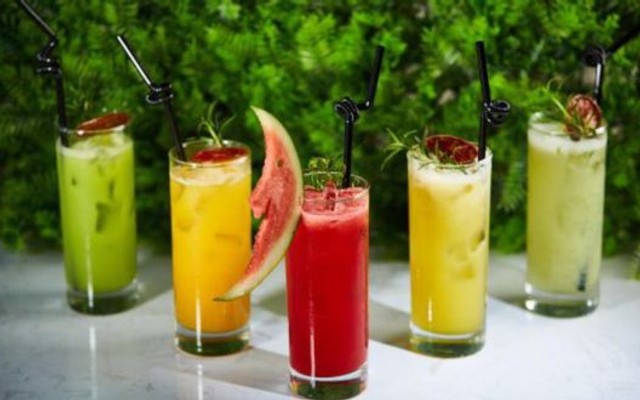 Nước Ép Bà Lý Phan Xích Long - Hoa Hồng