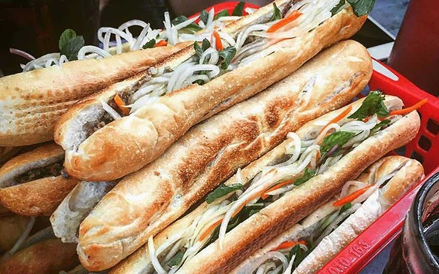 Bún Bò Huế - Pate Cột Đèn