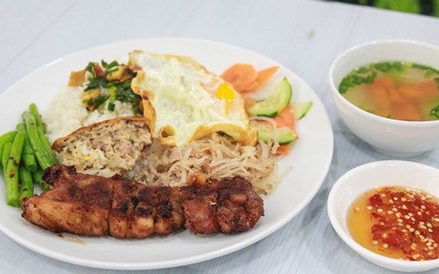 Quán Cơm Bất Ổn - Dương Thị Xuân Quý