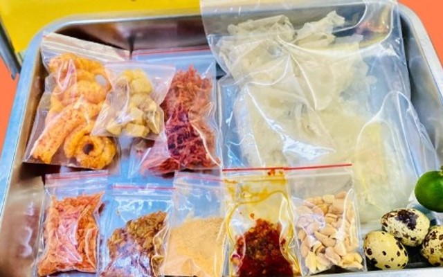 Bánh Tráng Trộn Tóp Mỡ - Đội Cung