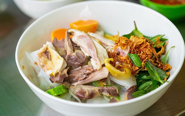 Bánh Ướt Lòng Gà Cô Ba - Lạc Long Quân