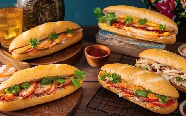 Cơm Quê Cô Tấm - Bánh Mì Bò Kho