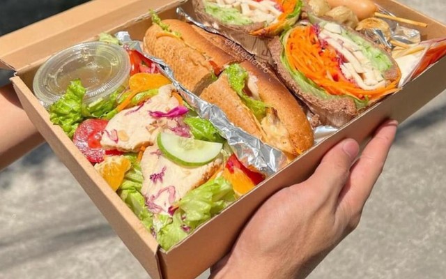 Mye Diet - Salad & Cơm Gạo Lứt - Lương Sử C
