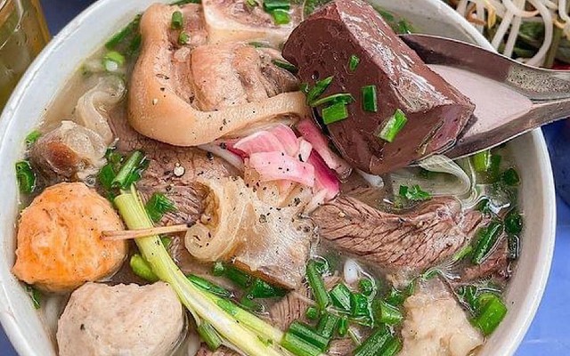 Bún Bò Huế Bếp Nhà Thỏ - KDC Hạnh Phúc