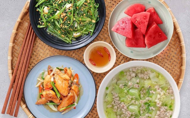 CƠM NHÀ MẸ NẤU - Thịt Kho Hột Vịt & Canh Chua Cá Lóc