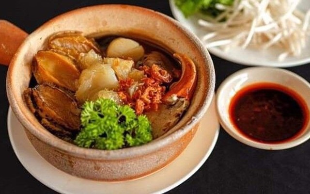 Súp Bào Ngư Vi Cá Hoàng Gia - Lê Văn Sỹ