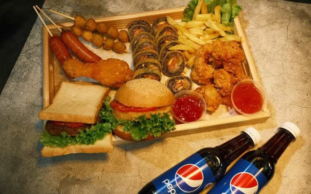 Cô Ba Hambuger - Food & Drinks - Phùng Phúc Kiều